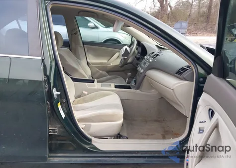 2011 Toyota Camry Le z USA, uszkodzony, nr VIN 4T1BF3EK2BU696242